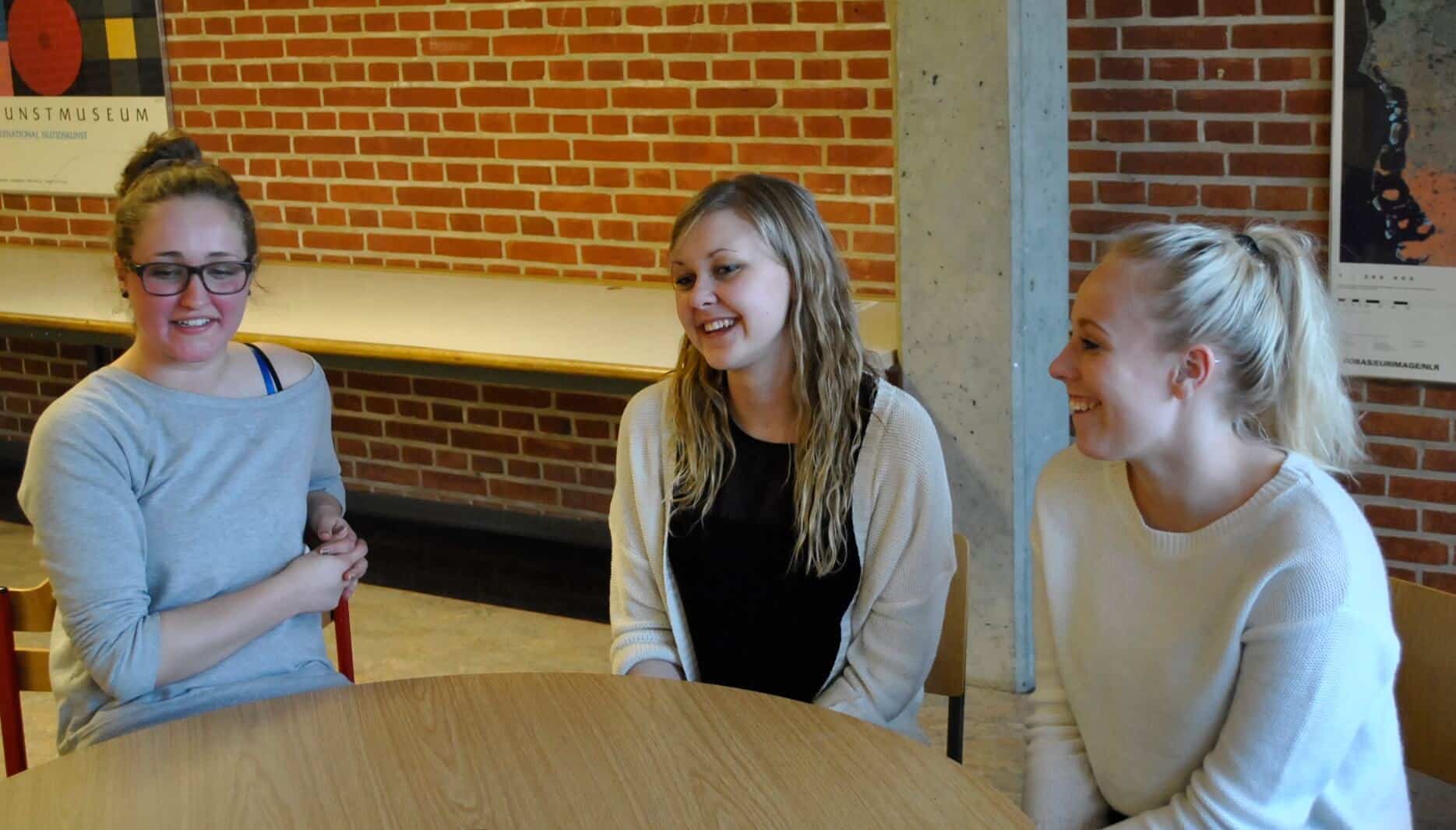Frivillige gymnasiepiger